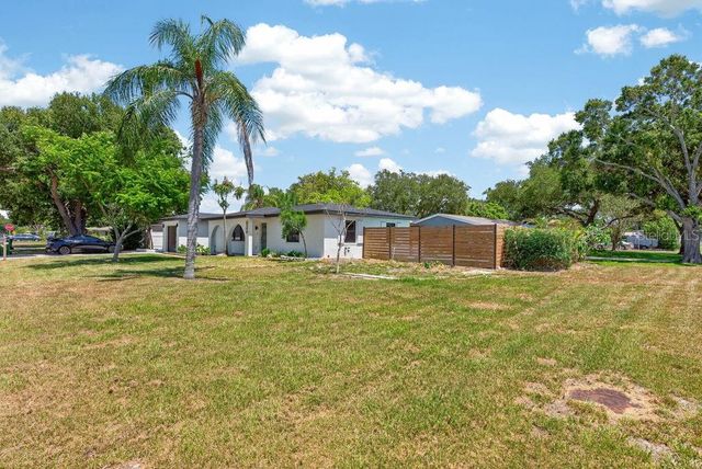 6196 44TH AVENUE N, St Petersburg, FL 33709