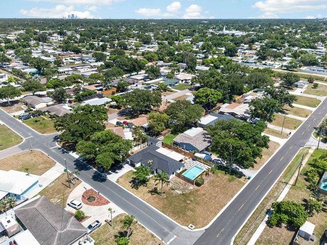 6196 44TH AVENUE N, St Petersburg, FL 33709