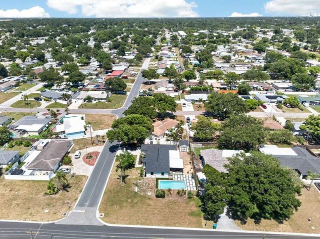 6196 44TH AVENUE N, St Petersburg, FL 33709
