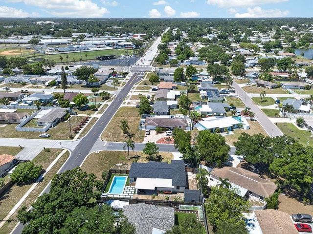 6196 44TH AVENUE N, St Petersburg, FL 33709