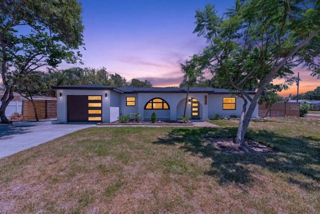 6196 44TH AVENUE N, St Petersburg, FL 33709