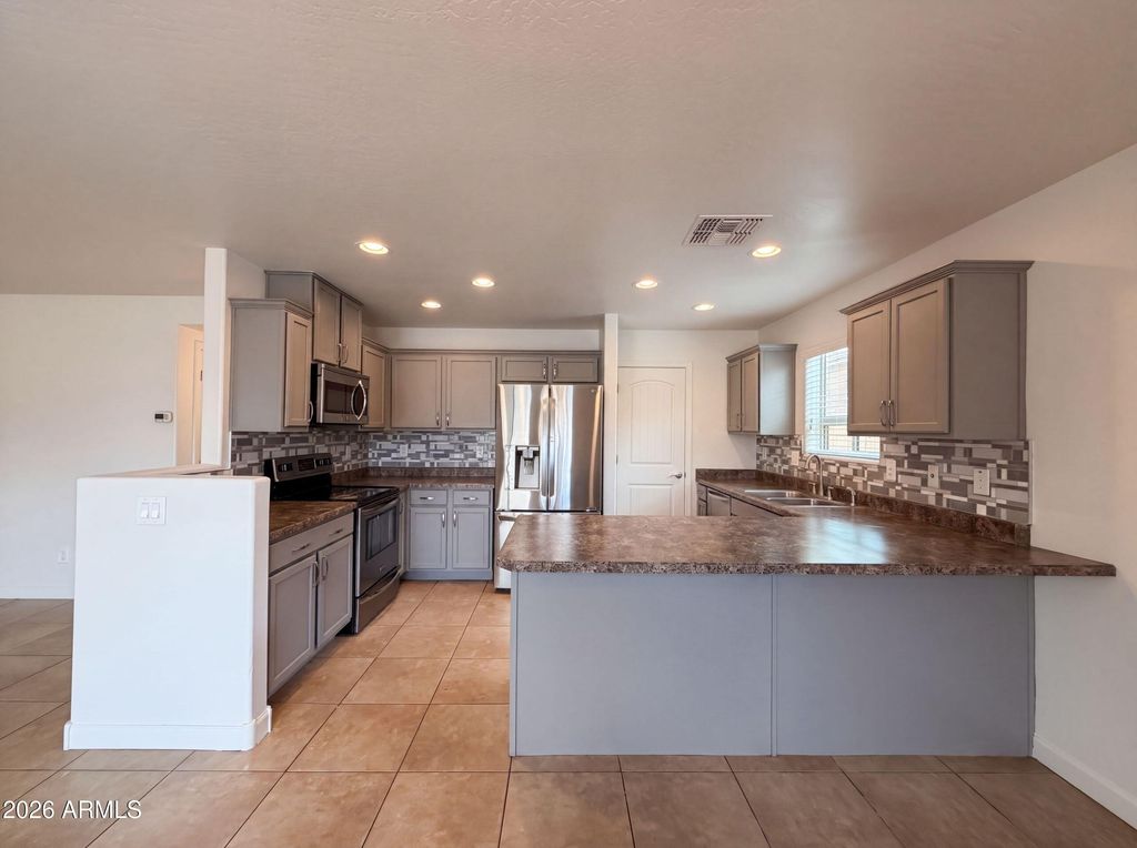 28539 N MOONSTONE Way, San Tan Valley, AZ 85143 — photo 2