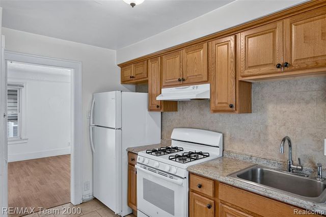 6406-6408 Mead Street, Dearborn, MI 48126
