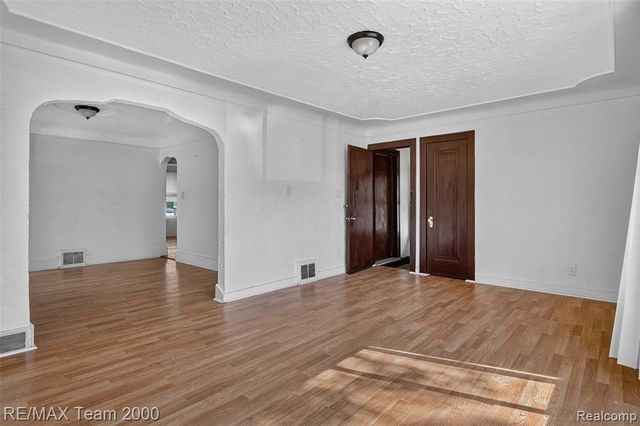 6406-6408 Mead Street, Dearborn, MI 48126