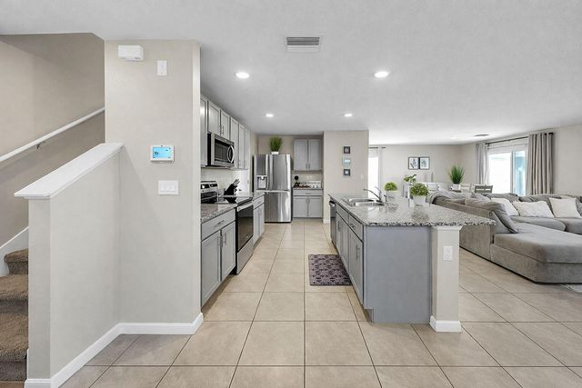 16619 MOSAIC OAR DRIVE, Wimauma, FL 33598