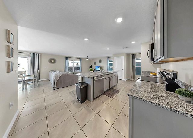 16619 MOSAIC OAR DRIVE, Wimauma, FL 33598