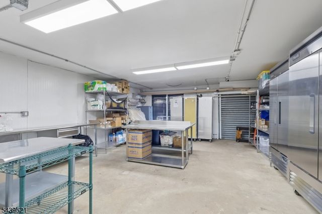 639 S Broad St, Elizabeth City, NJ 07202