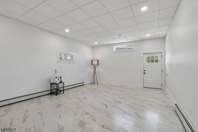 639 S Broad St, Elizabeth City, NJ 07202