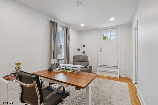 639 S Broad St, Elizabeth City, NJ 07202