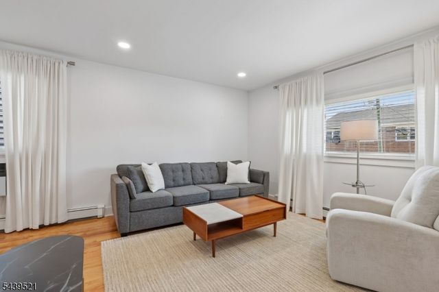 639 S Broad St, Elizabeth City, NJ 07202