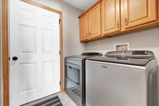 1495 SNOWSHOE TRAIL, Suamico, WI 54173