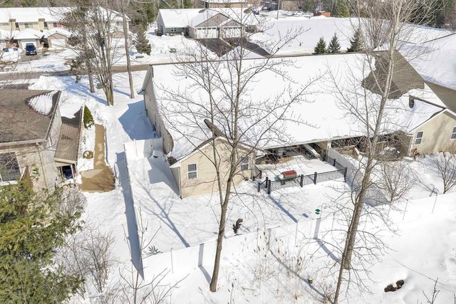 1495 SNOWSHOE TRAIL, Suamico, WI 54173