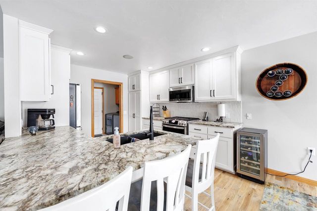 1495 SNOWSHOE TRAIL, Suamico, WI 54173