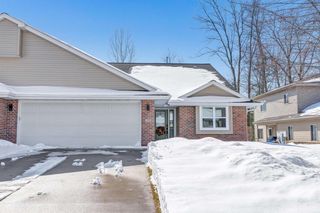 1495 SNOWSHOE TRAIL, Suamico, WI 54173