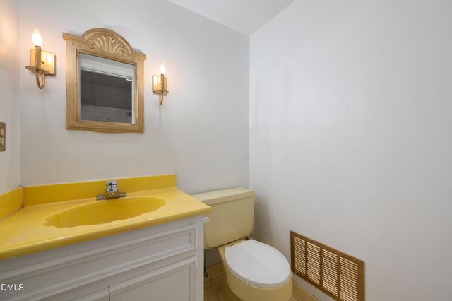 701 N Carr Street, Mebane, NC 27302