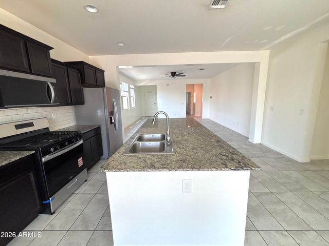 10231 W SOUTHGATE Avenue, Tolleson, AZ 85353