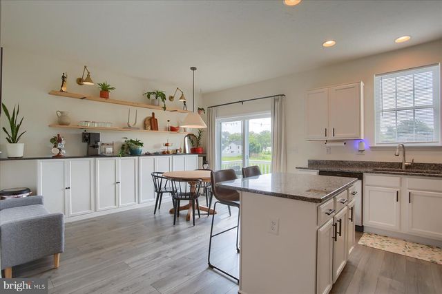 2632 BROWNSTONE DR, Dover, PA 17315