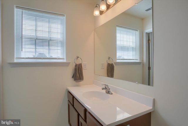 2632 BROWNSTONE DR, Dover, PA 17315