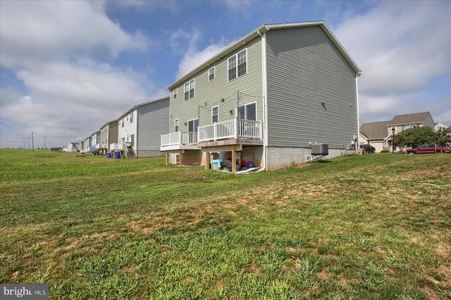 2632 BROWNSTONE DR, Dover, PA 17315