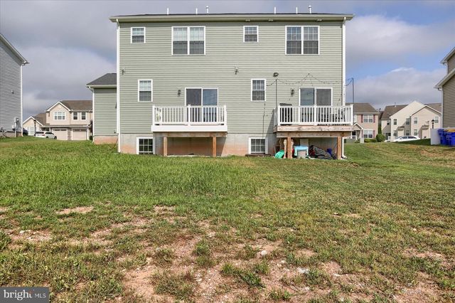 2632 BROWNSTONE DR, Dover, PA 17315