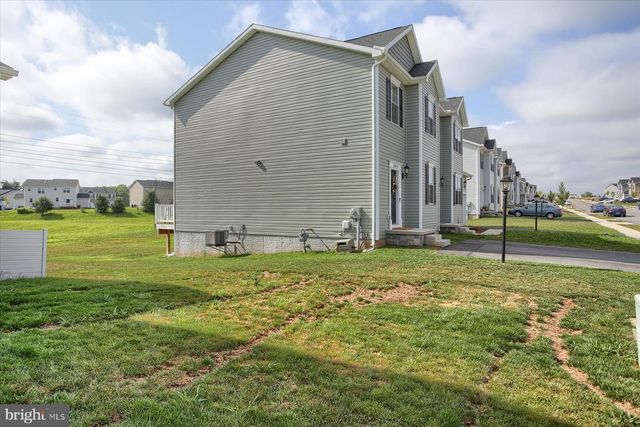 2632 BROWNSTONE DR, Dover, PA 17315