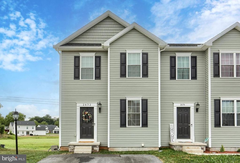 2632 BROWNSTONE DR, Dover, PA 17315