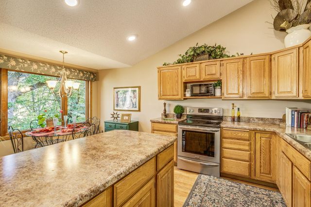 6831 Stonewood Court, Eden Prairie, MN 55346