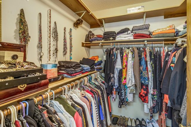 6831 Stonewood Court, Eden Prairie, MN 55346