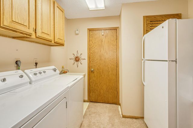 6831 Stonewood Court, Eden Prairie, MN 55346