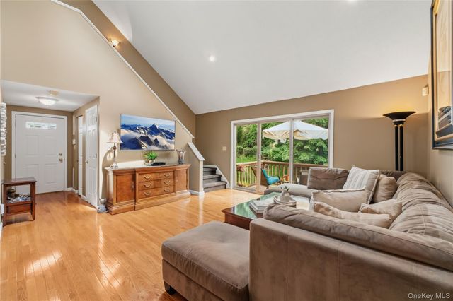4001 Hickory Court, Peekskill, NY 10566