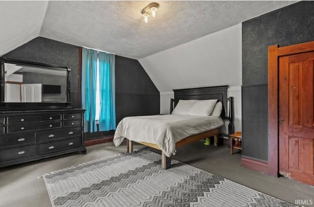 10460 S 400 EAST, Markleville, IN 46056