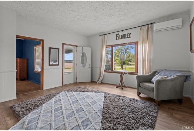 10460 S 400 EAST, Markleville, IN 46056