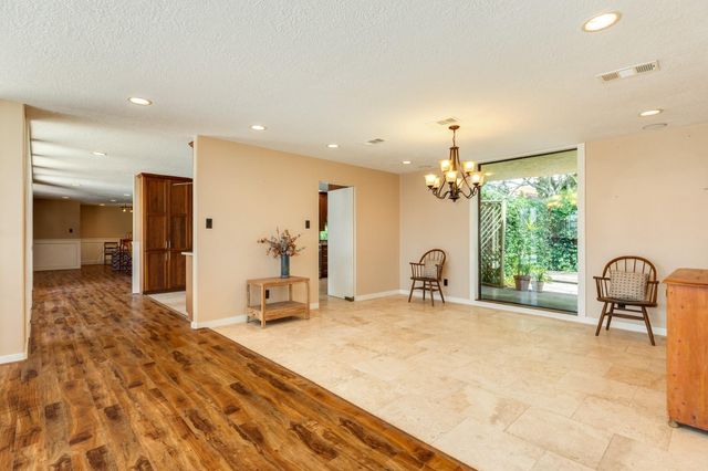 47 Colony Park Circle, Galveston, TX 77551