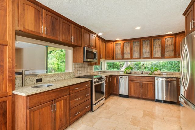 47 Colony Park Circle, Galveston, TX 77551