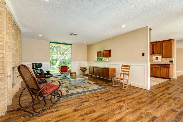 47 Colony Park Circle, Galveston, TX 77551