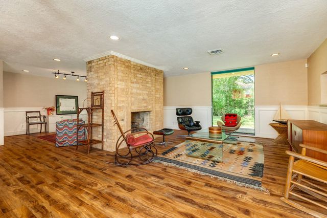 47 Colony Park Circle, Galveston, TX 77551