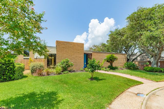 47 Colony Park Circle, Galveston, TX 77551