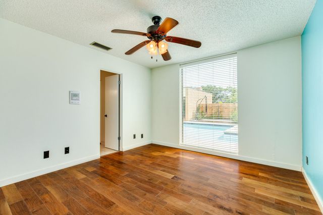 47 Colony Park Circle, Galveston, TX 77551