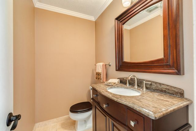 47 Colony Park Circle, Galveston, TX 77551