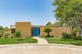 47 Colony Park Circle, Galveston, TX 77551