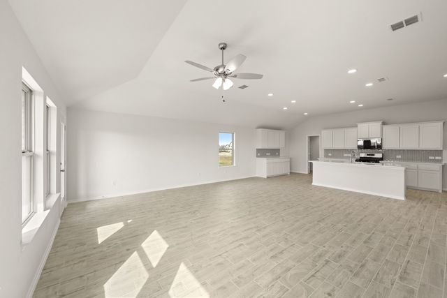 301 Comanche Drive, Cleburne, TX 76033