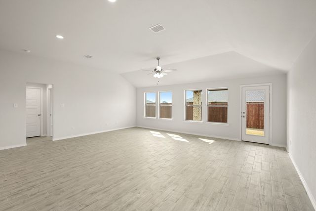 301 Comanche Drive, Cleburne, TX 76033