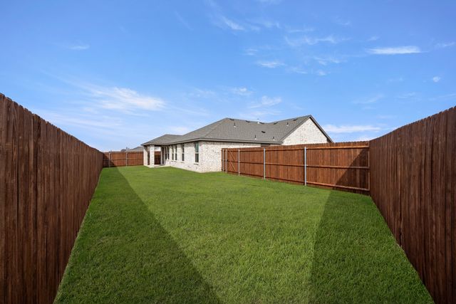 301 Comanche Drive, Cleburne, TX 76033