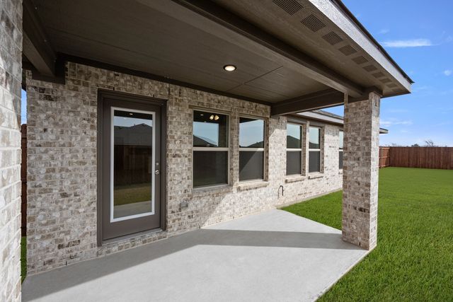 301 Comanche Drive, Cleburne, TX 76033