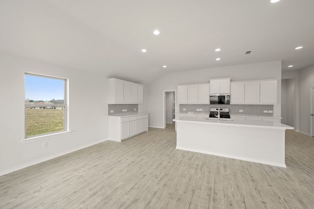 301 Comanche Drive, Cleburne, TX 76033