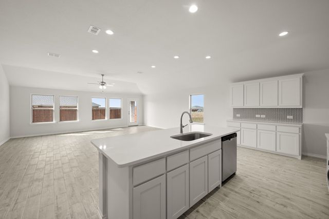 301 Comanche Drive, Cleburne, TX 76033