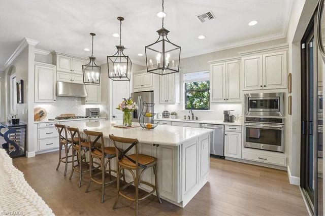 9523 Campanile CIR, Naples, FL 34114