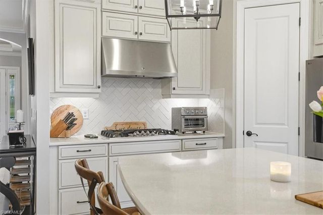 9523 Campanile CIR, Naples, FL 34114