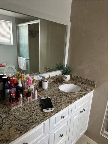 8021 N Sunrise Lakes Dr 101, Sunrise, FL 33322