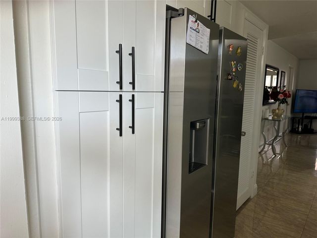 8021 N Sunrise Lakes Dr 101, Sunrise, FL 33322